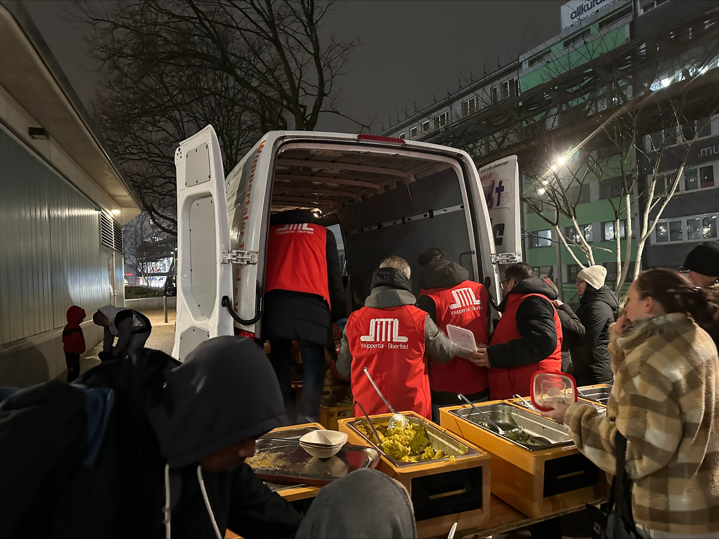 DITIB setzt ein Zeichen der Solidarität: 200 Lahmacun und 200 Suppen für Obdachlose in Wuppertal